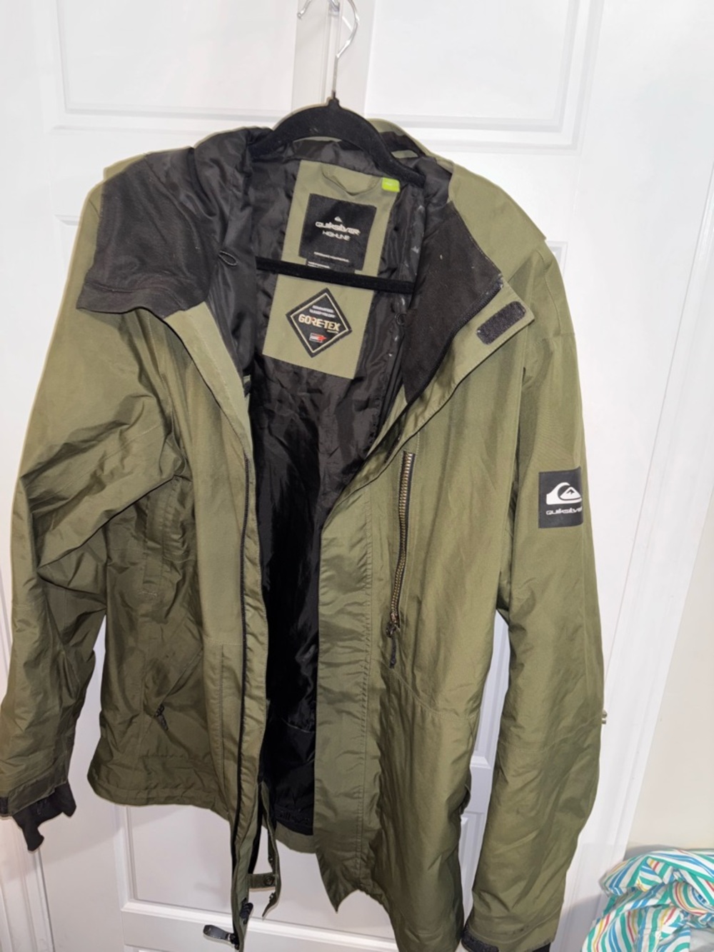 Quiksilver Olive Green GORE-TEX Men's Raincoat with Hood
